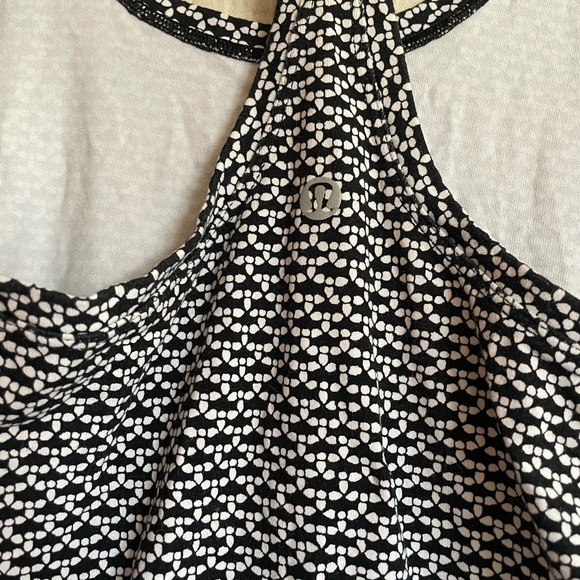 Lululemon size 6 racerback tank - Picture 3 of 3